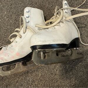 Used girls figure skates